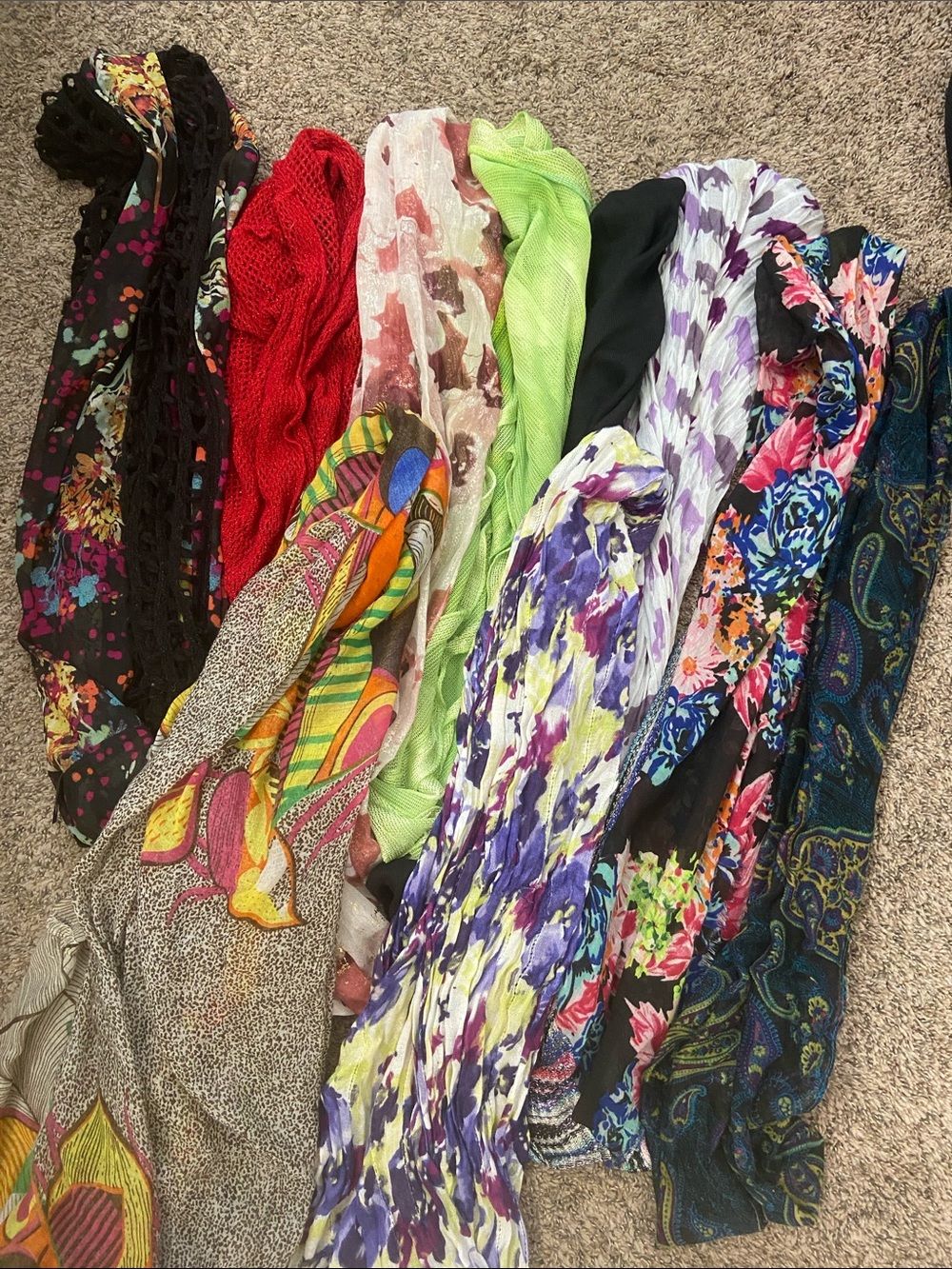 ❄️ Women's Fashion Scarves - Red, Green, Floral, Multi